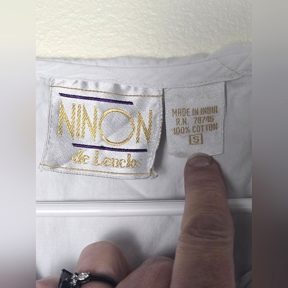 Women's Vintage Ninon De Lenclos Embroidered Floral Button Down, Size Small - Picture 3 of 3